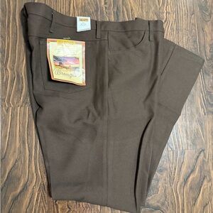 Wrangler Men’s Pants in Dark Brown Boot Jeans 50W 32 inseam